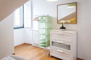 Contemporary by Apartments Alfama