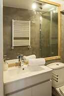 Contemporary by Apartments Alfama