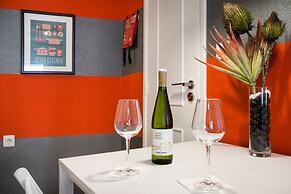 Contemporary by Apartments Alfama