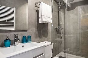 Contemporary by Apartments Alfama