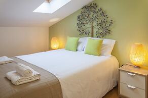 Contemporary by Apartments Alfama