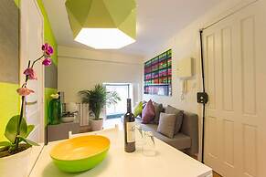 Contemporary by Apartments Alfama