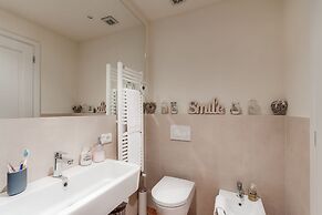 Lovely Apartment in Florence for 6 - Three Bedroom Apartment, Sleeps 6