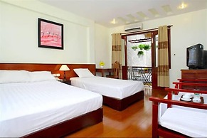 Nhi Trung Hotel