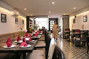 Golden Rooster Hotel