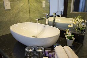 Golden Rooster Hotel