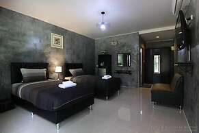 Alongkorn Farm and Resort