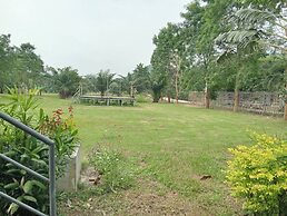 Alongkorn Farm and Resort