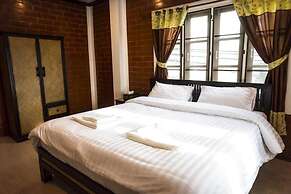 Summer Guesthouse & Hostel