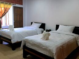 Summer Guesthouse & Hostel