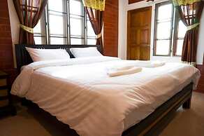 Summer Guesthouse & Hostel