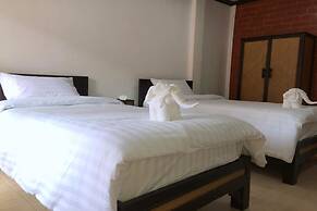 Summer Guesthouse & Hostel