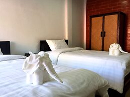 Summer Guesthouse & Hostel