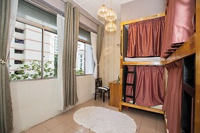 Escape Backpackers KK