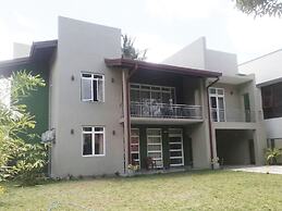 Lanka Lands Holiday Home