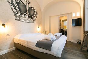 Trevi Contemporary Suite