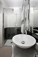 Trevi Contemporary Suite