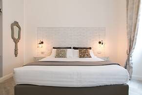 Trevi Contemporary Suite