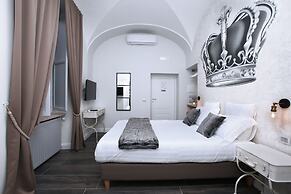 Trevi Contemporary Suite