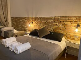 Trevi Contemporary Suite