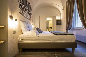 Trevi Contemporary Suite