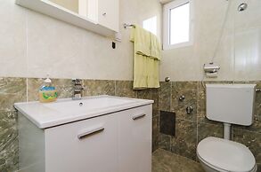 Apartments & Rooms Barisic