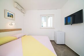 Apartments & Rooms Barisic