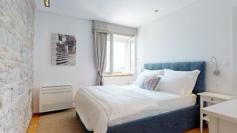 Riva and Diocletian Apartments