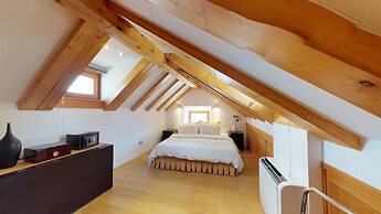 Riva and Diocletian Apartments