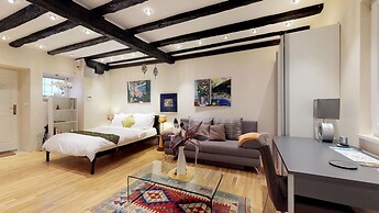 Riva and Diocletian Apartments