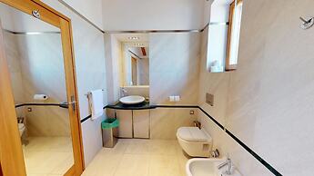 Riva and Diocletian Apartments