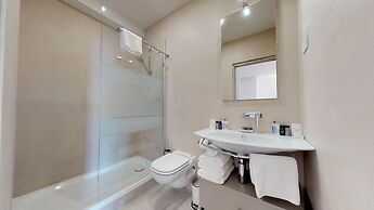 Riva and Diocletian Apartments