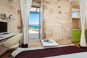 Riva and Diocletian Apartments