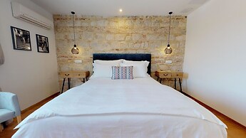 Riva and Diocletian Apartments