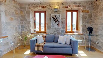 Riva and Diocletian Apartments