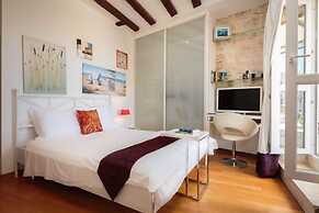 Riva and Diocletian Apartments