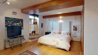 Riva and Diocletian Apartments