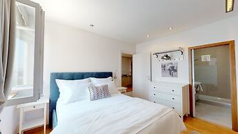 Riva and Diocletian Apartments