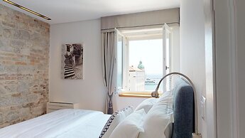 Riva and Diocletian Apartments