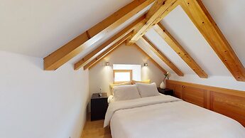 Riva and Diocletian Apartments