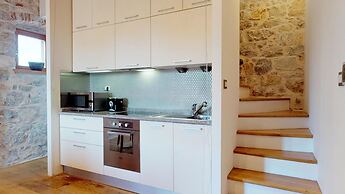 Riva and Diocletian Apartments