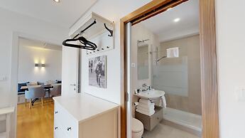 Riva and Diocletian Apartments