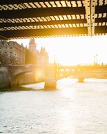 VIP Paris Yacht Hotel