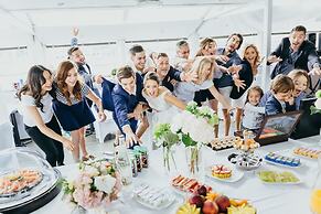 VIP Paris Yacht Hotel