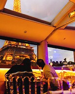 VIP Paris Yacht Hotel