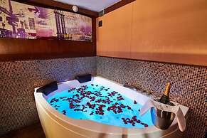 VIP Paris Yacht Hotel