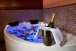 VIP Paris Yacht Hotel