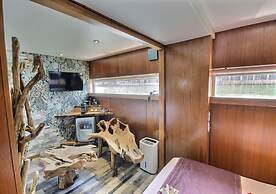 VIP Paris Yacht Hotel