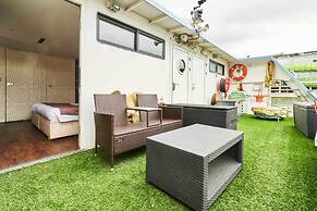 VIP Paris Yacht Hotel