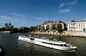 VIP Paris Yacht Hotel